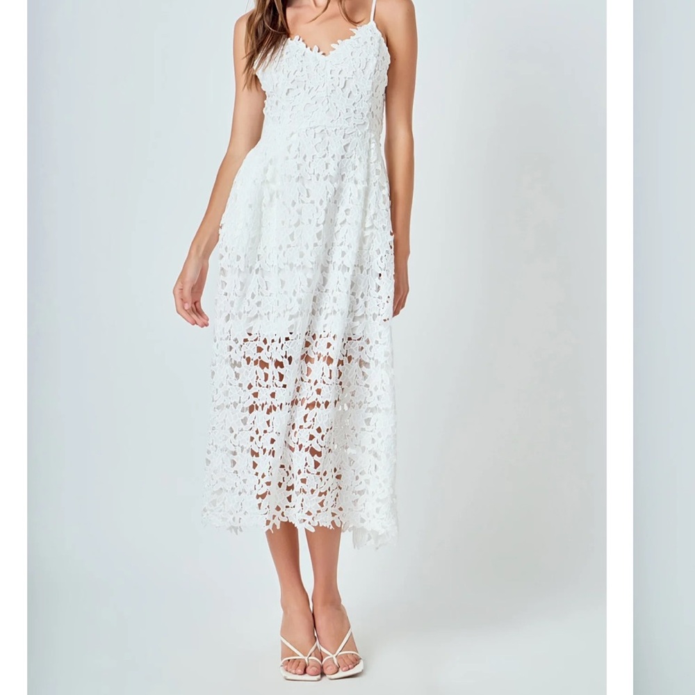 ASTR the label White Lace Midi Dress